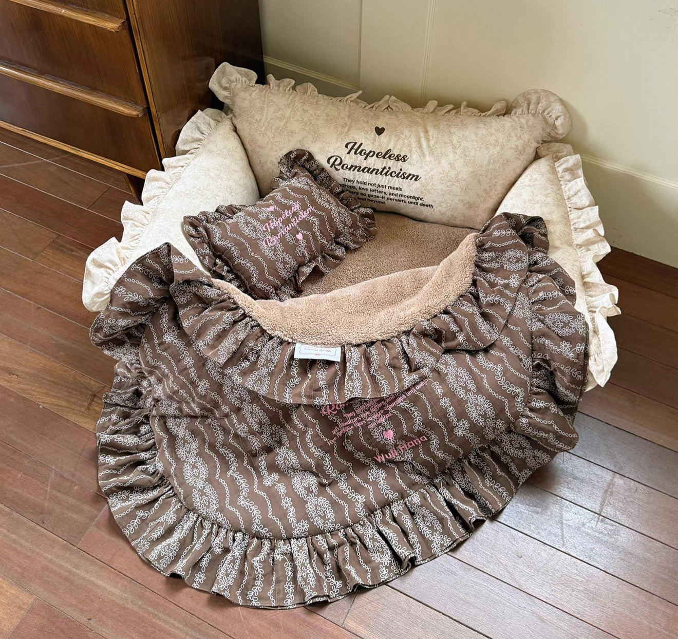 Wulihana bed 温暖壁炉 M size 适合15斤以下 送枕头