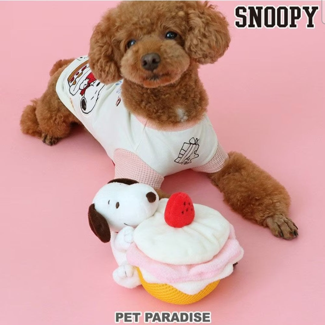 Pet Paradise Limited edition Snoopy Cake Toy