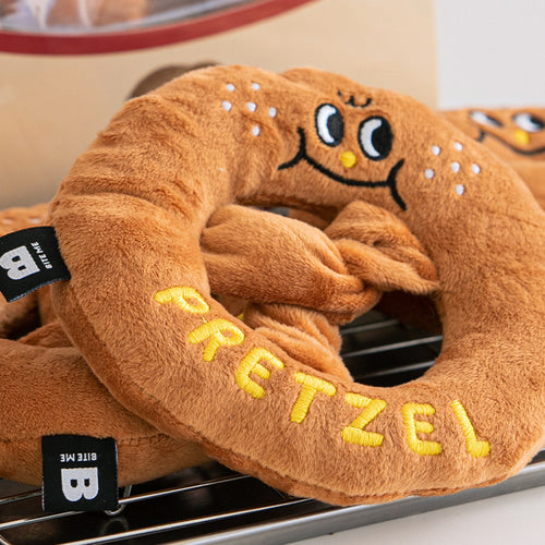 Biteme Pretzel tug Toy